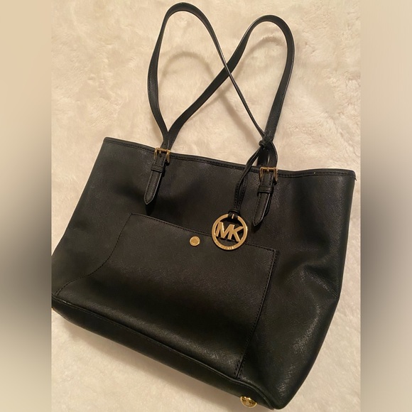 Michael Kors Purse - Picture 1 of 2
